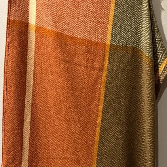C Est. 1946 OS One Size Plaid Poncho Frayed hem Melon / Harvest Colors - Picture 3 of 6